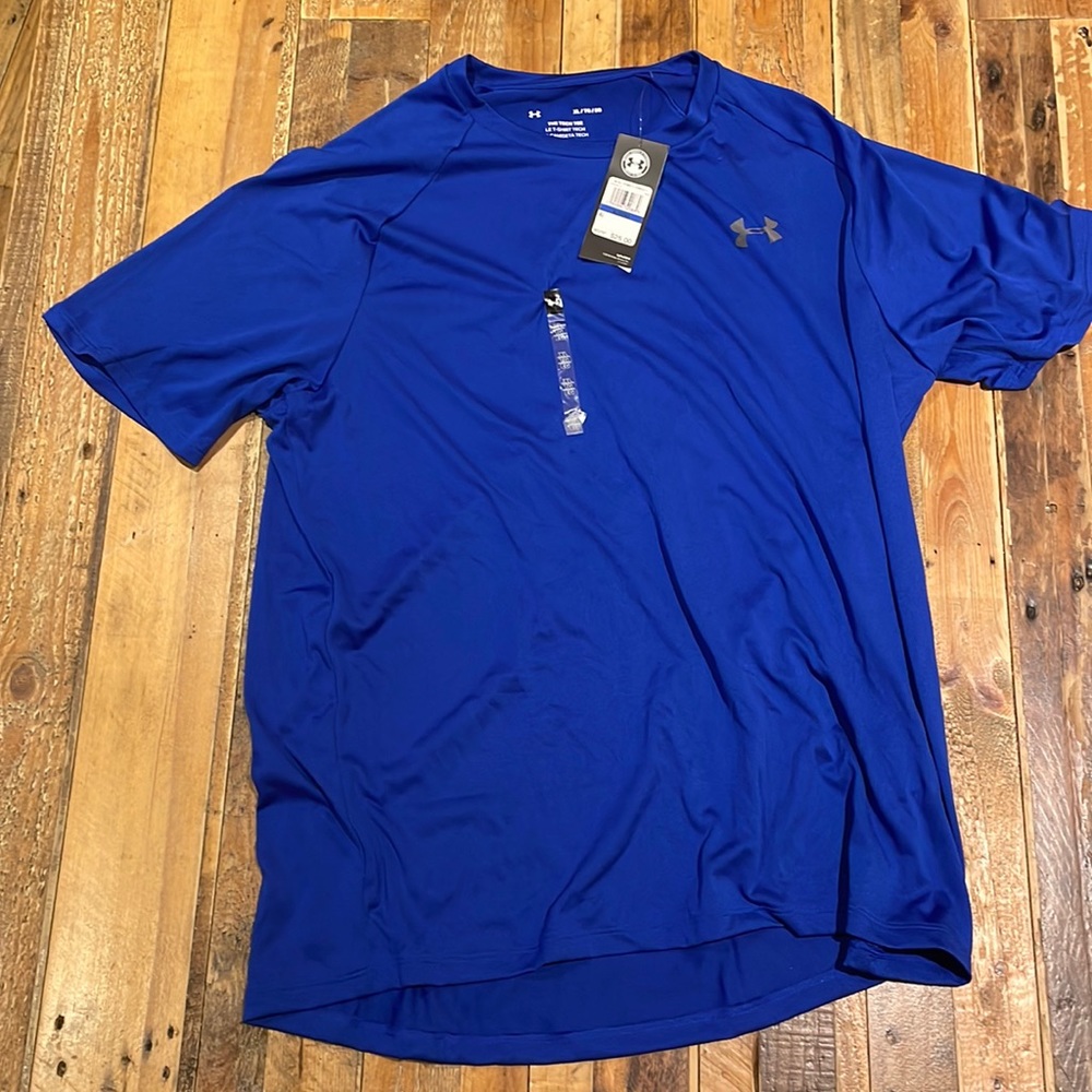 Under Armour mens top